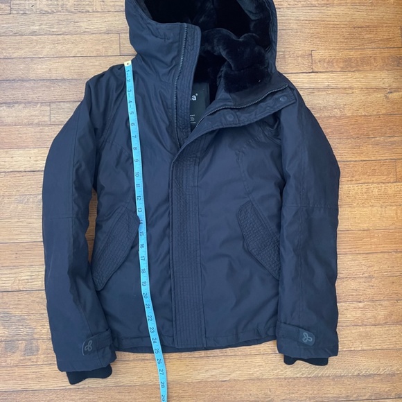 Aritzia TNA The Summit Short Down Black Parka Size XS - Picture 6 of 13